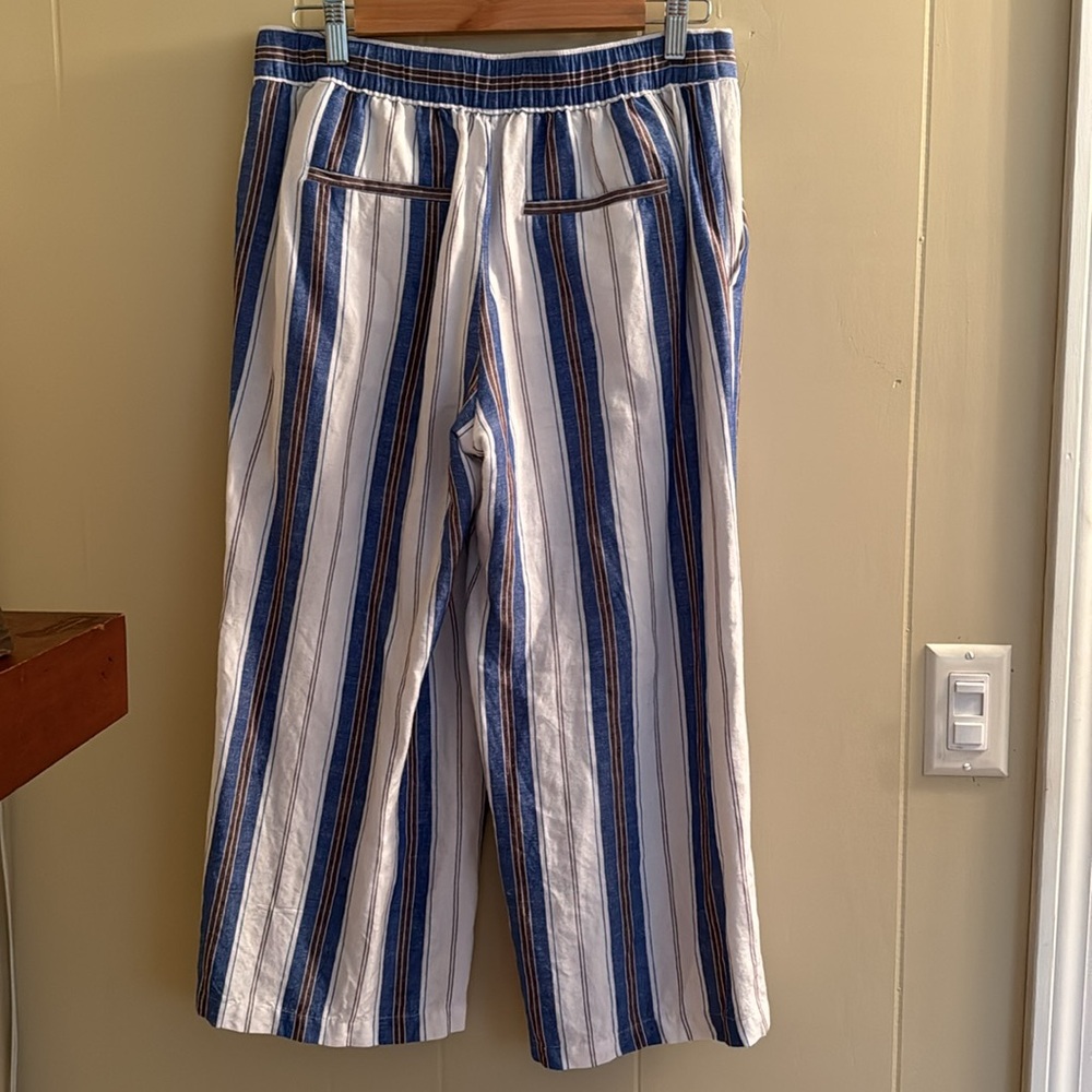 Loft Crop Pants - Picture 3 of 3